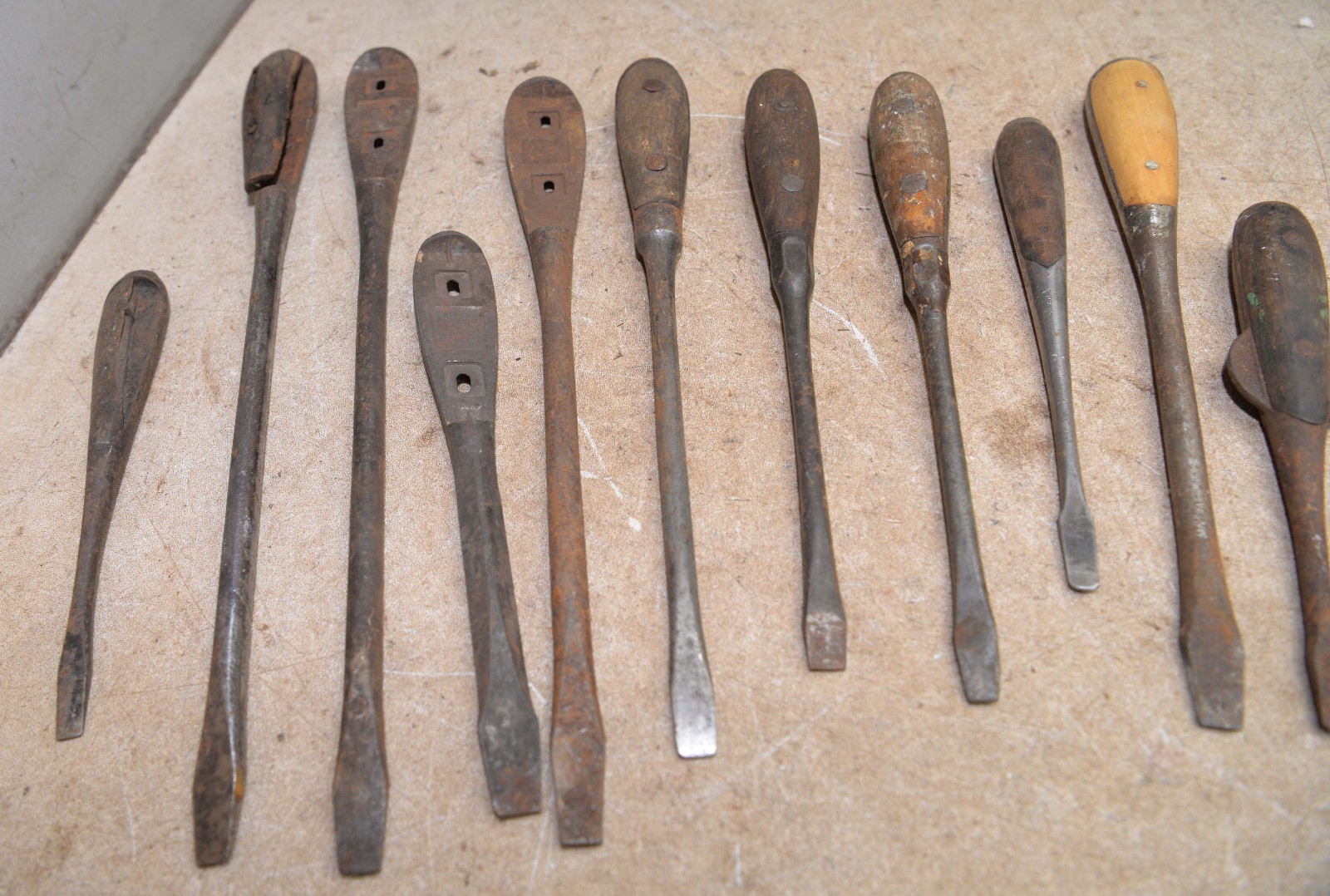 14 antique perfect handle screwdriver collectible mechanics machinist tool lot