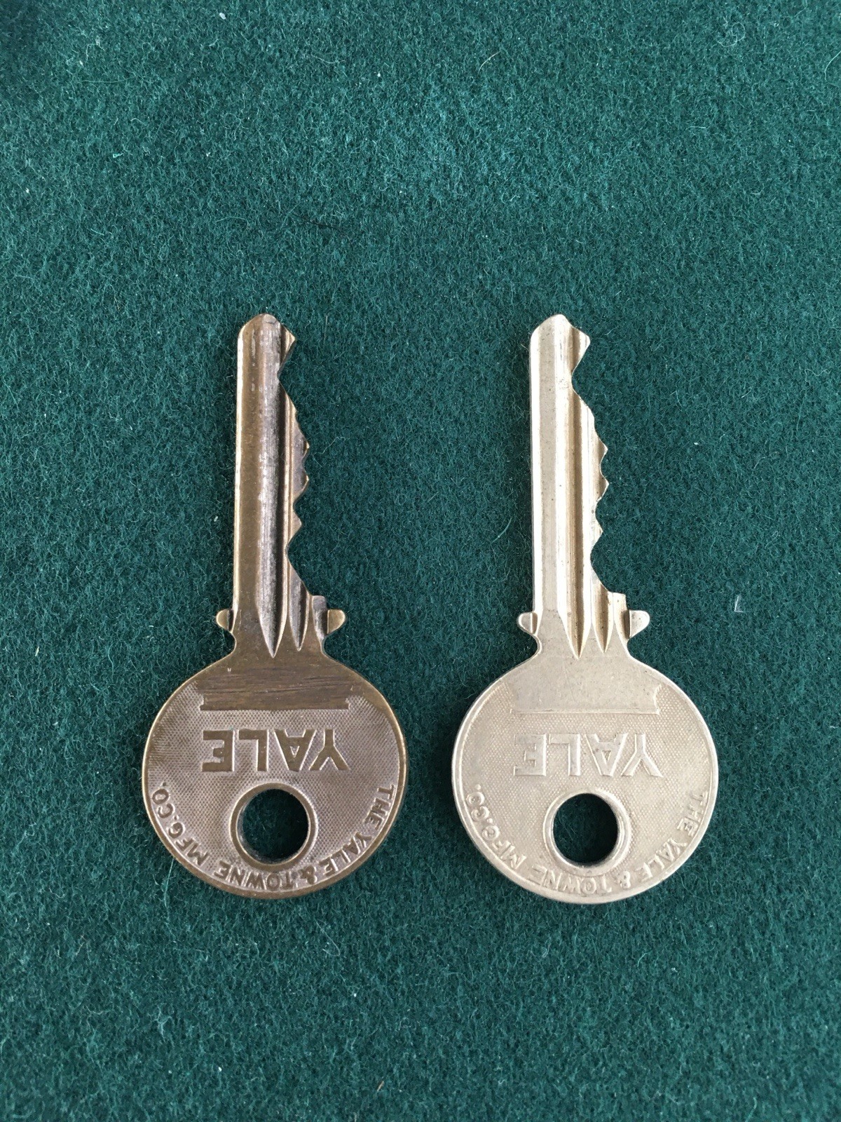 Antique / Vintage Yale Key Set Unknown Code (2) Keys – Very Scarce Yale Key Set