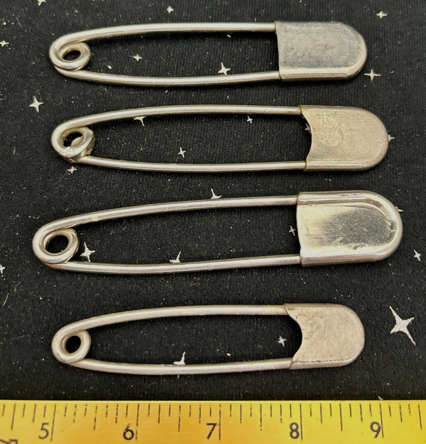 Vintage Large Steel Safety Pins/Key Tag Pins Lot Of 4 3-5″ 1-4″ Risdon,Soovill