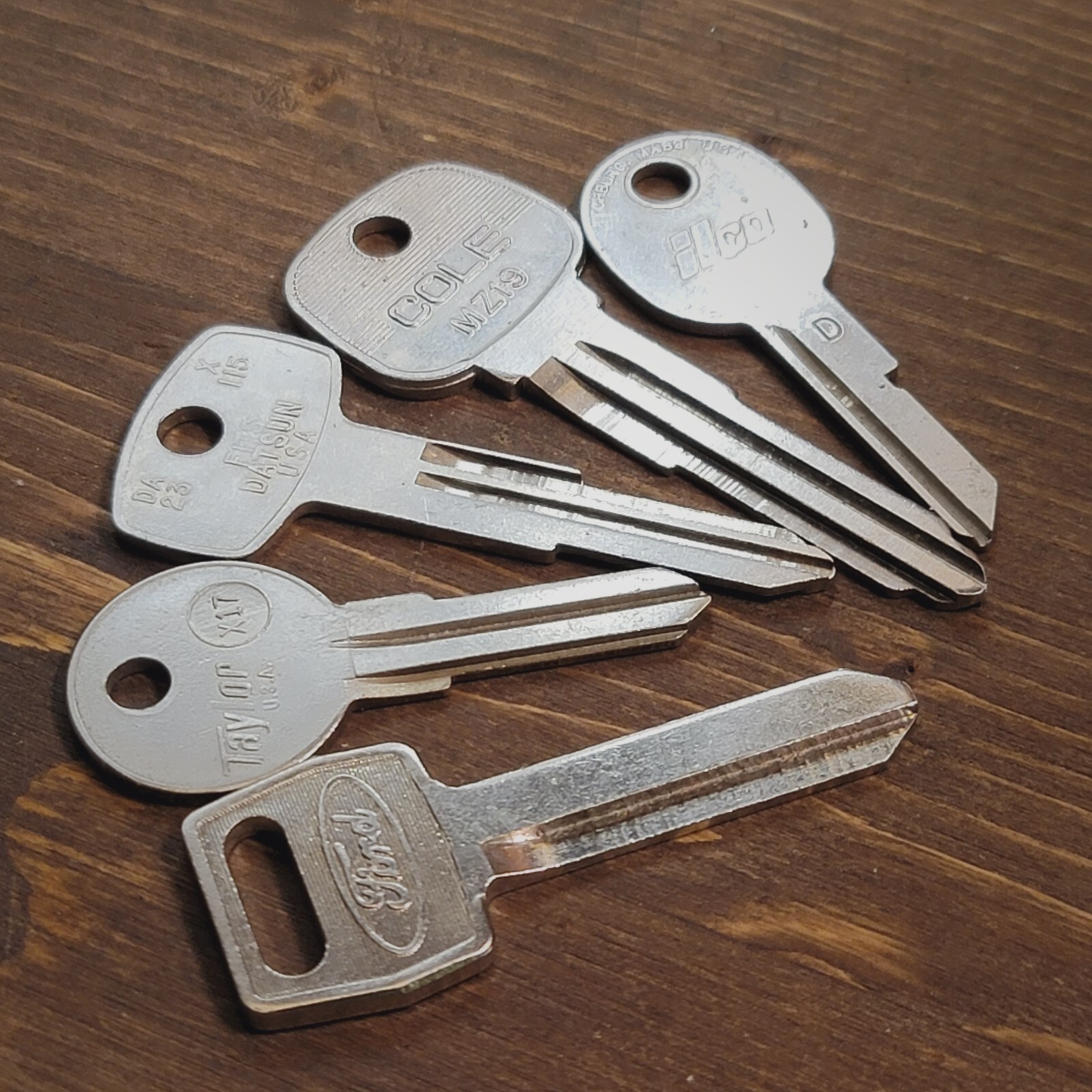 Lot of 5 VTG Car / Automobile Key Uncut Keys Ford, Ilco, Mazda, Datsun, Taylor