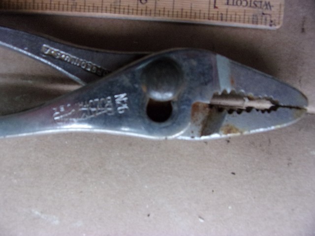 2 VINTAGE diamond Duluth pliers’ number N26 and K16
