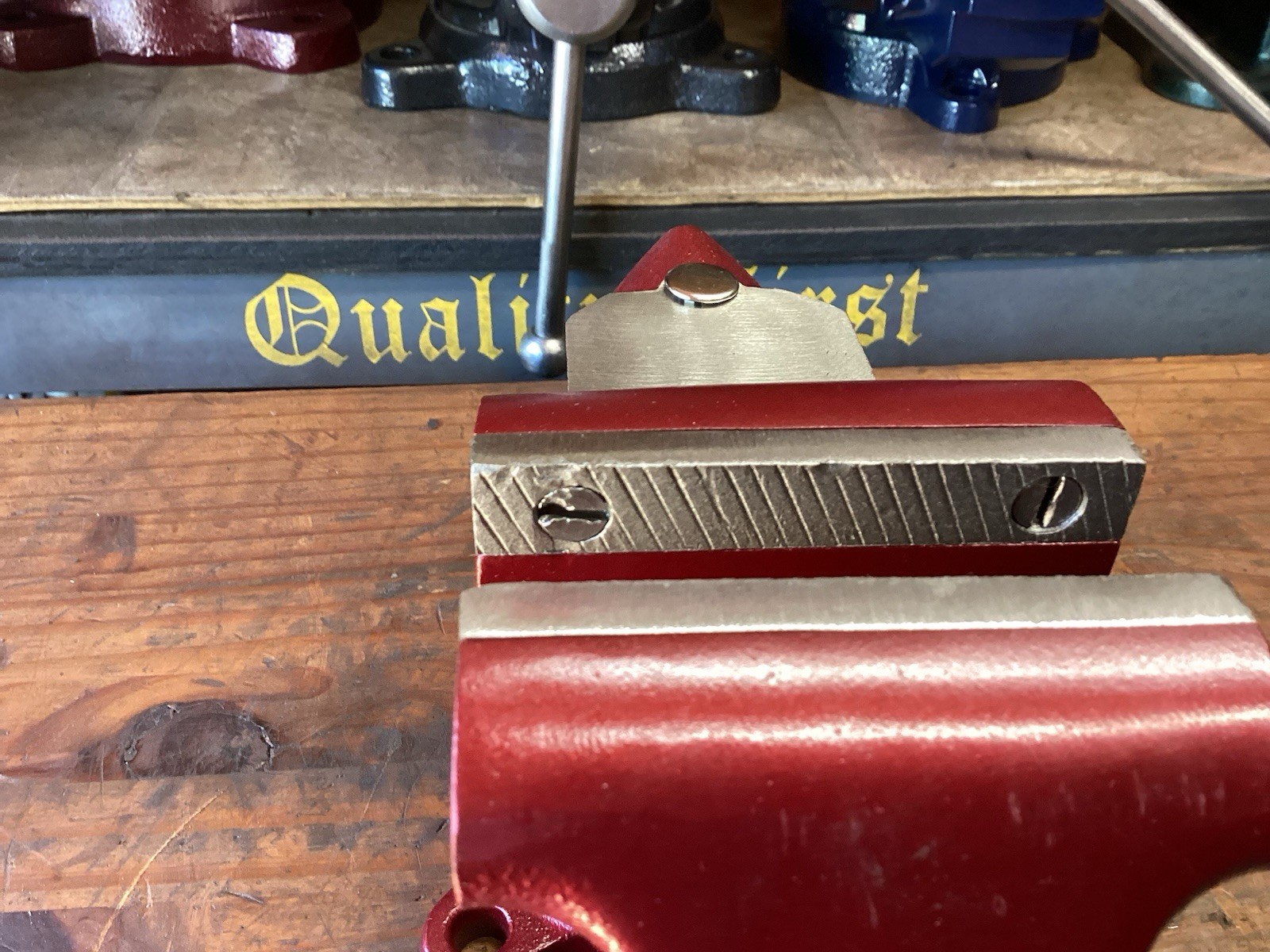 RESTORED VINTAGE COLUMBIAN D43 1/2 BENCH VISE 3 1/2 In JAWS 17 Lb USA