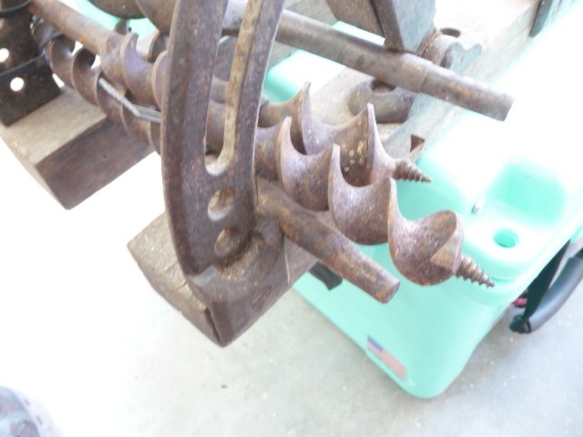 Antique Barn Beam Boring Machine Hand Drill Brace with 4 original bits