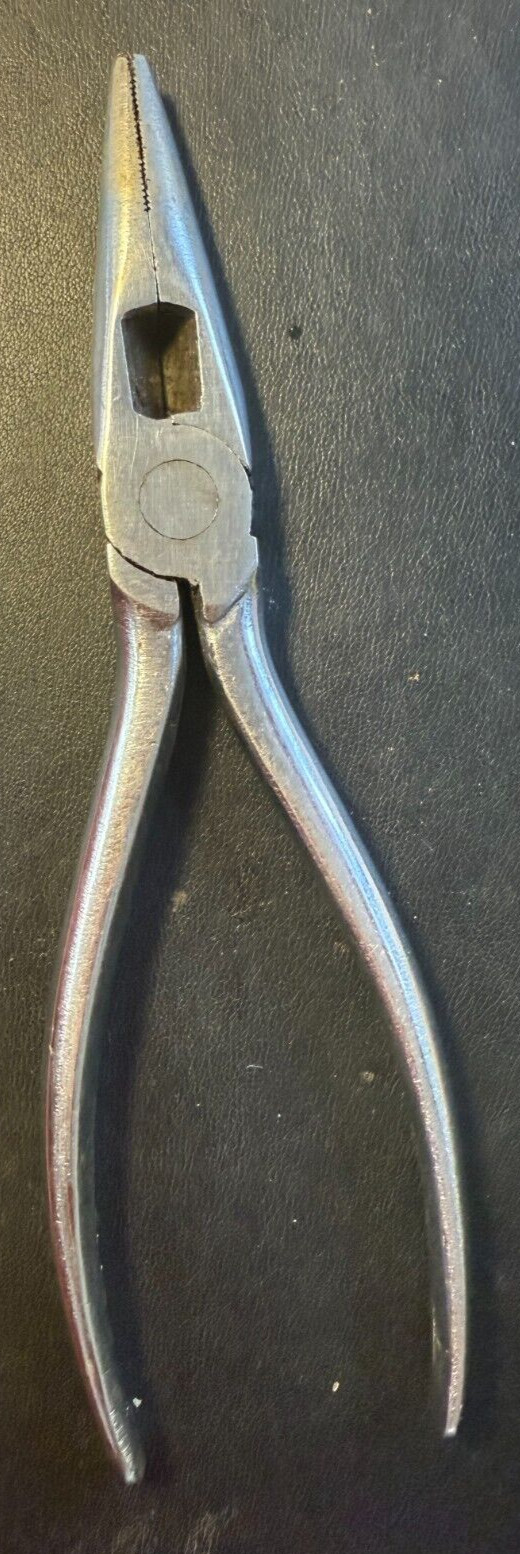 Vintage Topspec SW-401-6 Needle-nose Pliers – England – 6 1/2″