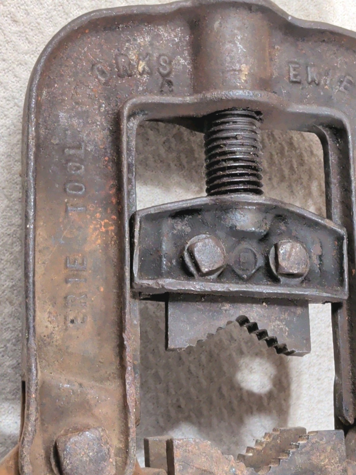 Vintage Bench Mount Pipe Vise – Erie Tool Works PA – O-H-3 ? Vice Clamp