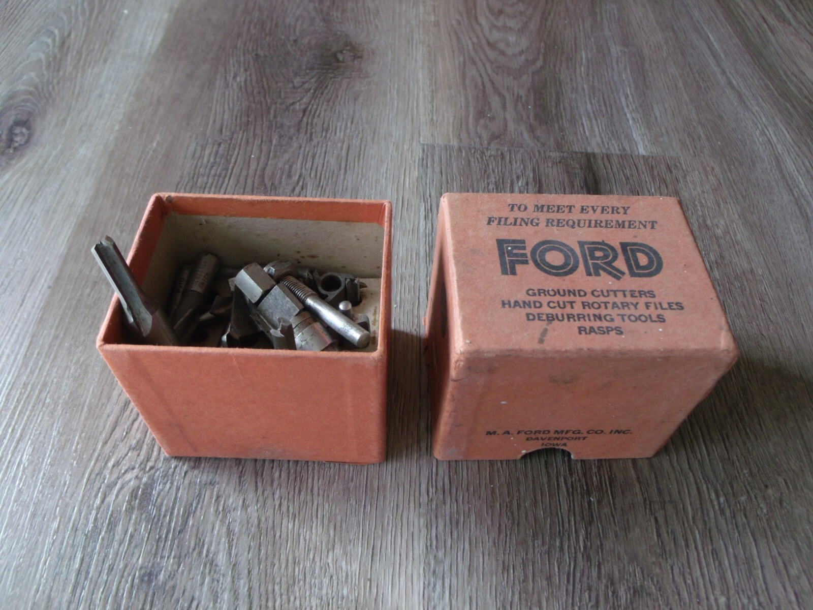 VINTAGE FORD CARDBOARD BOX WITH RANDOM ROUTER BITS