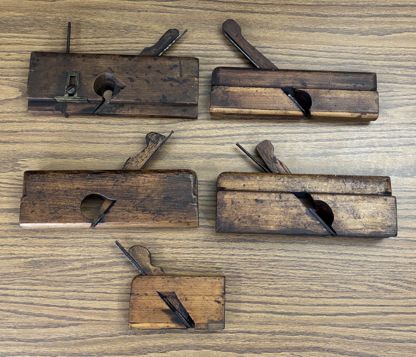 Lot of 11 WOODEN MOLDING PLANES Pettigrew Ohio Wood Dundee Barton other Mfgs