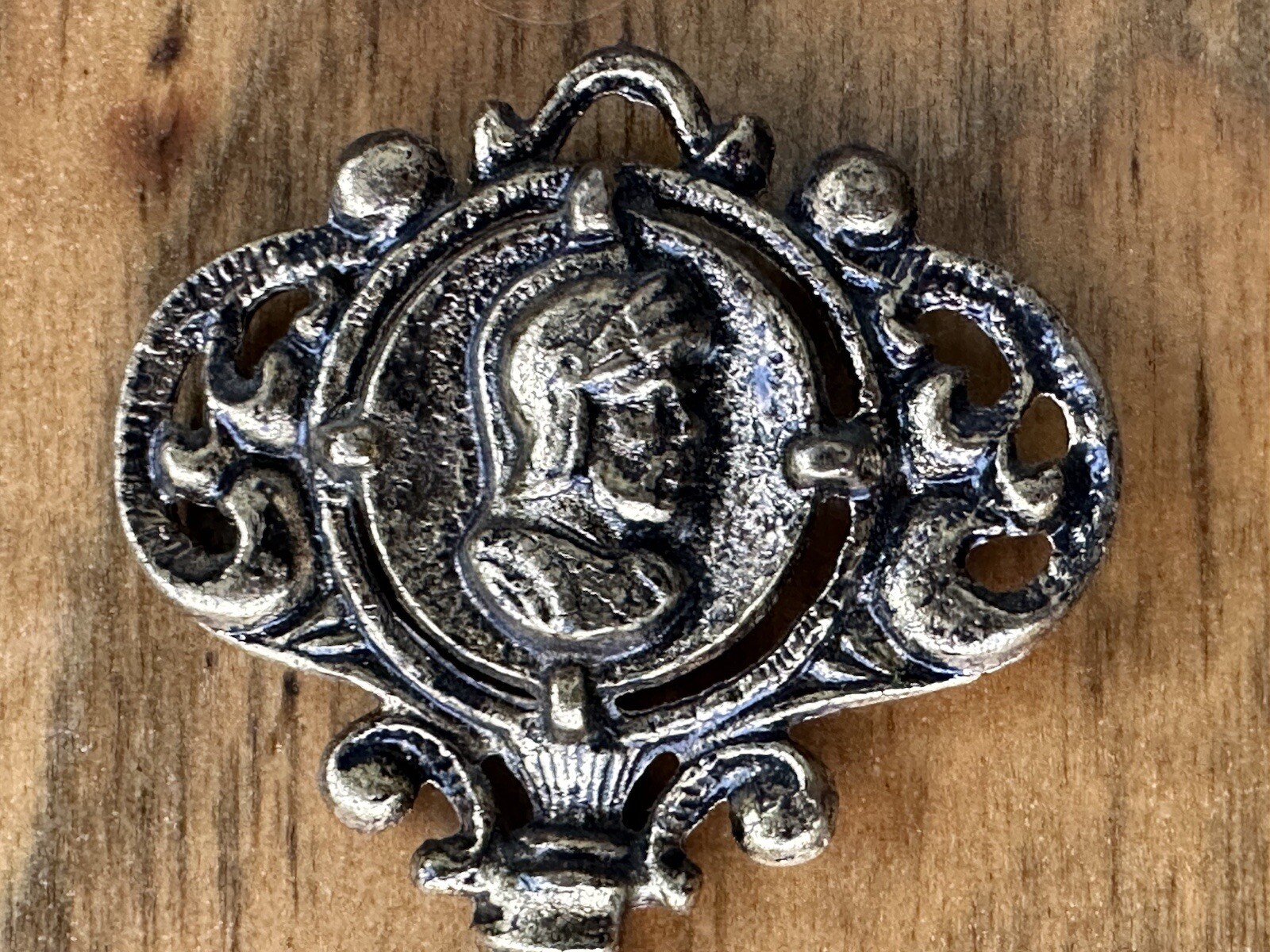 VTG Medieval Warrior Soldier Viking Skeleton Key Cast Metal Brass Scroll Art 4”