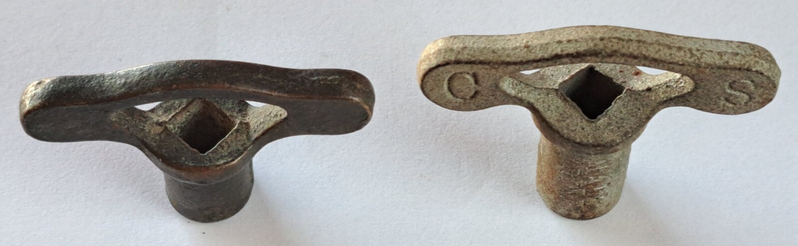 Antique Water Gas Valve Key Handle Fireplace Radiator Clock Steampunk ~ Lot of 2