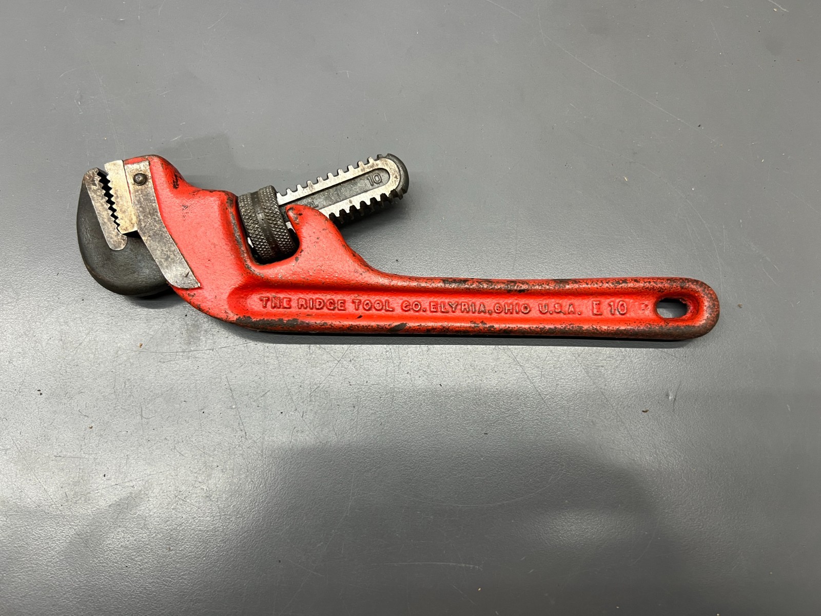 (m) VINTAGE RIDGID RIDGE TOOL ELYRIA OH E10 10″ OFFSET PIPE WRENCH – VGC – USA