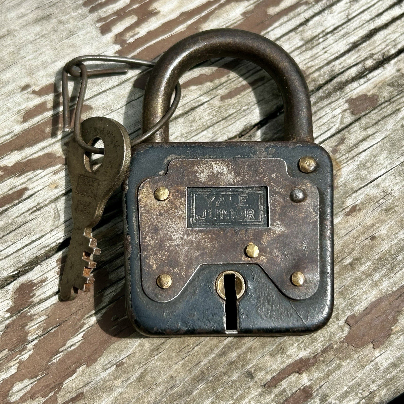 Vintage YALE Padlock Lock Made in USA Includes Original Key – See Photos