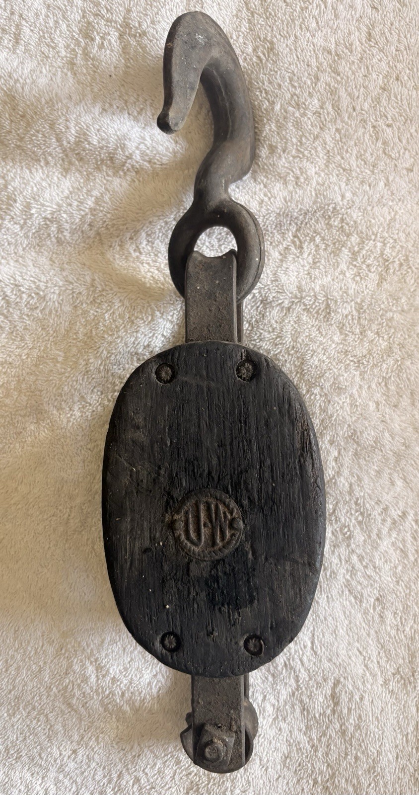 Antique UW Pulley Block Wood Iron Swivel Hook Farm Barn Hoist c1900 16”