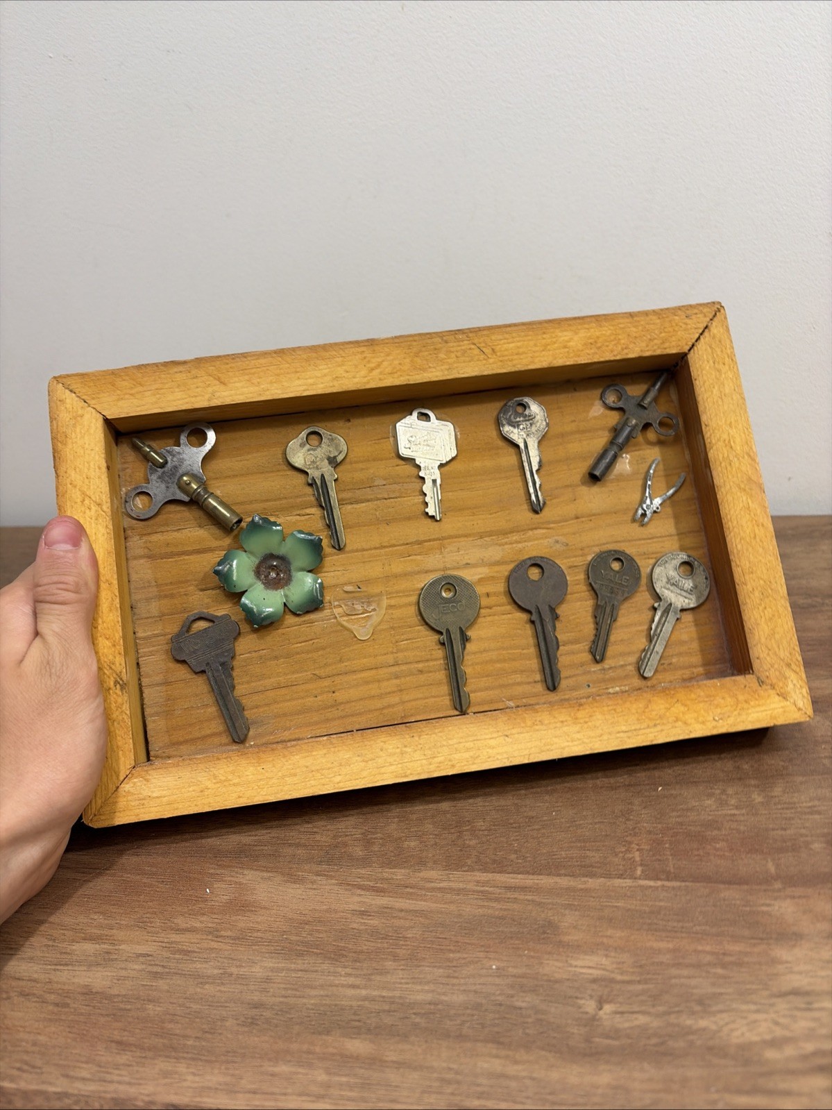 Master Lock Keys Walking Lion Emblem Lot Vintage Antique Wall Art Wooden