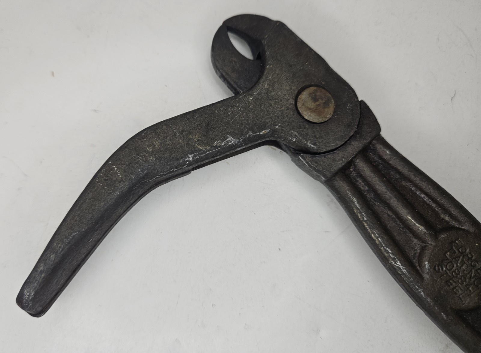 Vintage Bridgeport 56 Suregrip Sure Grip Nail Puller Tool USA CLEAN