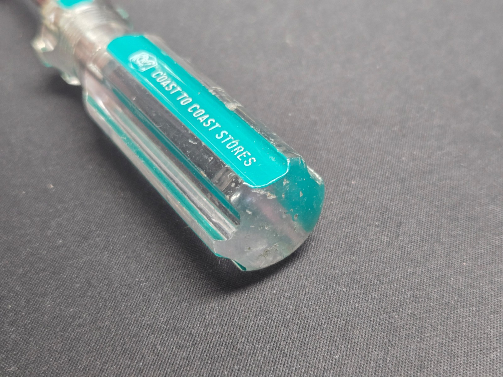 Vintage Coast To Coast Stores #300-9834 Flat Head Screwdriver, 1/4×4, USA