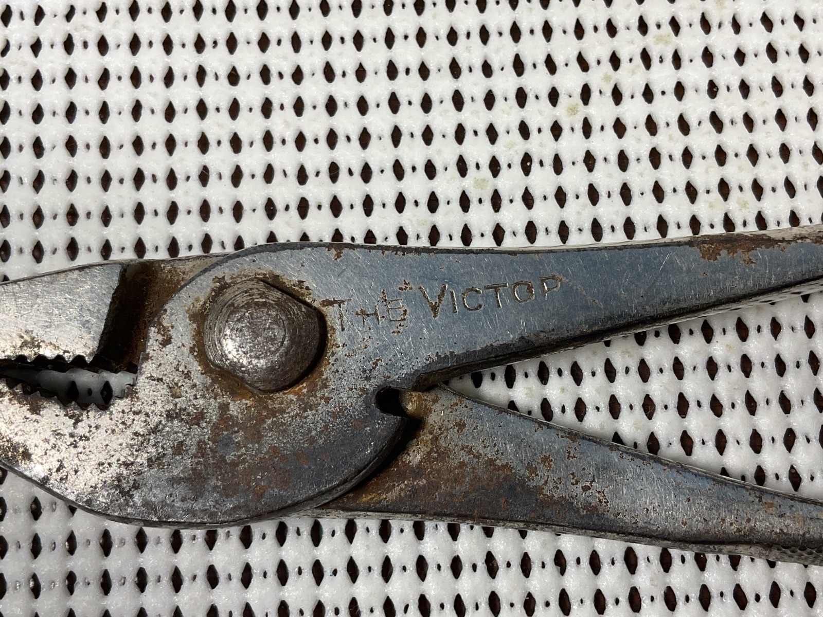 Vintage Kraeuter USA “The Victor” #305-7” Thick Jaw Slip Joint Pliers