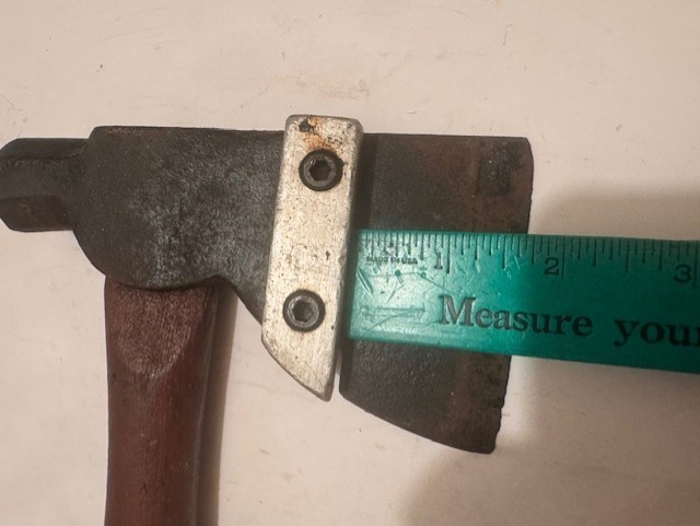 MADE USA – Vintage – RARE 2 LB (TOTAL WEIGHT) XX Hatchet WITH WOOD “CHOP STOP”