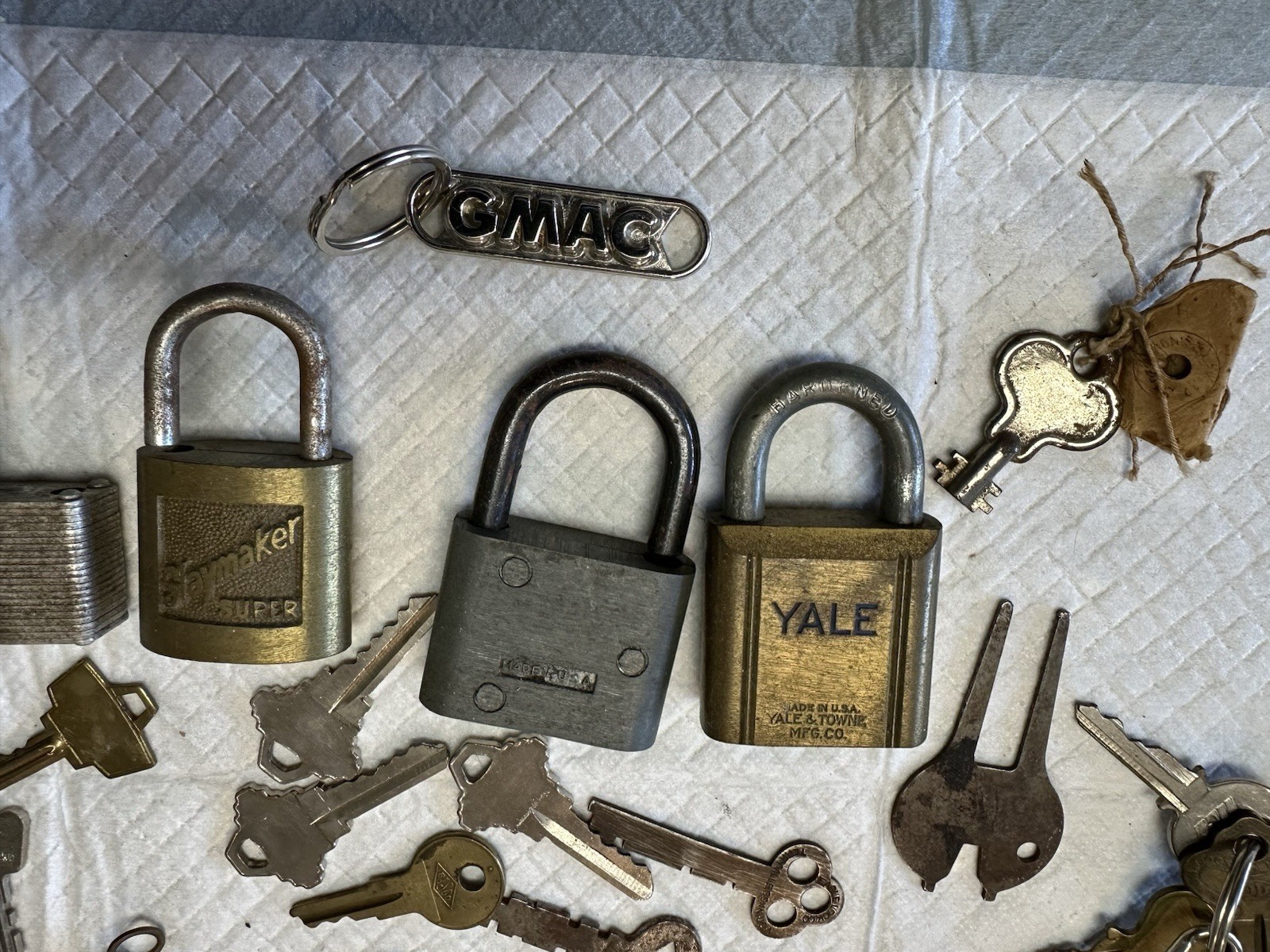Almost 5 Pounds Old Vintage Keys Padlocks Fobs – Various Types
