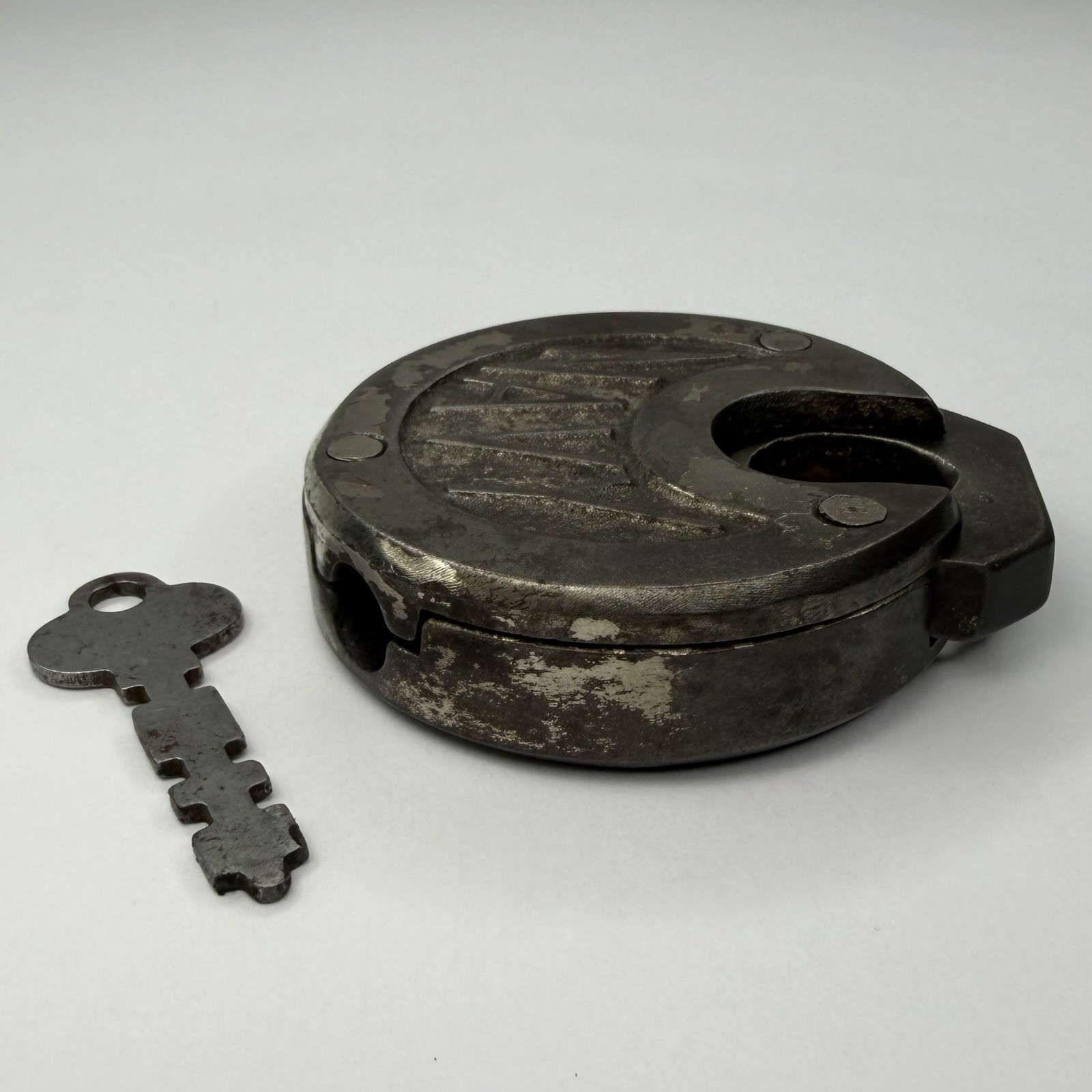 Vintage Antique NAVY Steel Pancake Padlock with Key Works LOCKS & UNLOCKS TESTED