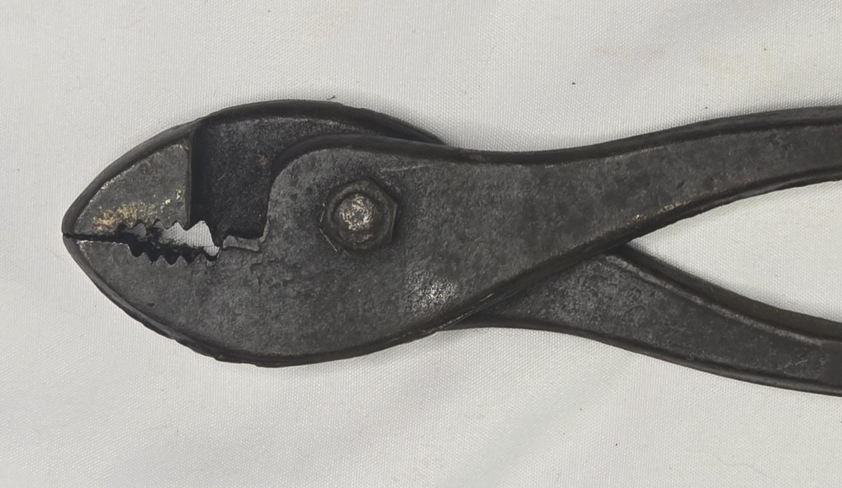 Ford Motor Co Script Trademark 6 1/2 Inch Pliers Moore Drop Forging USA
