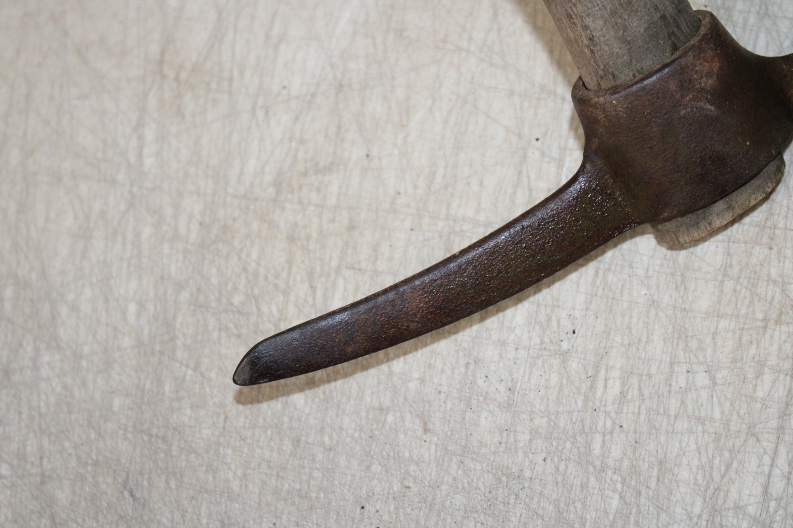 Antique Farm Tool Grub Hoe Pick 16″ Handle Garden Trenching Axe