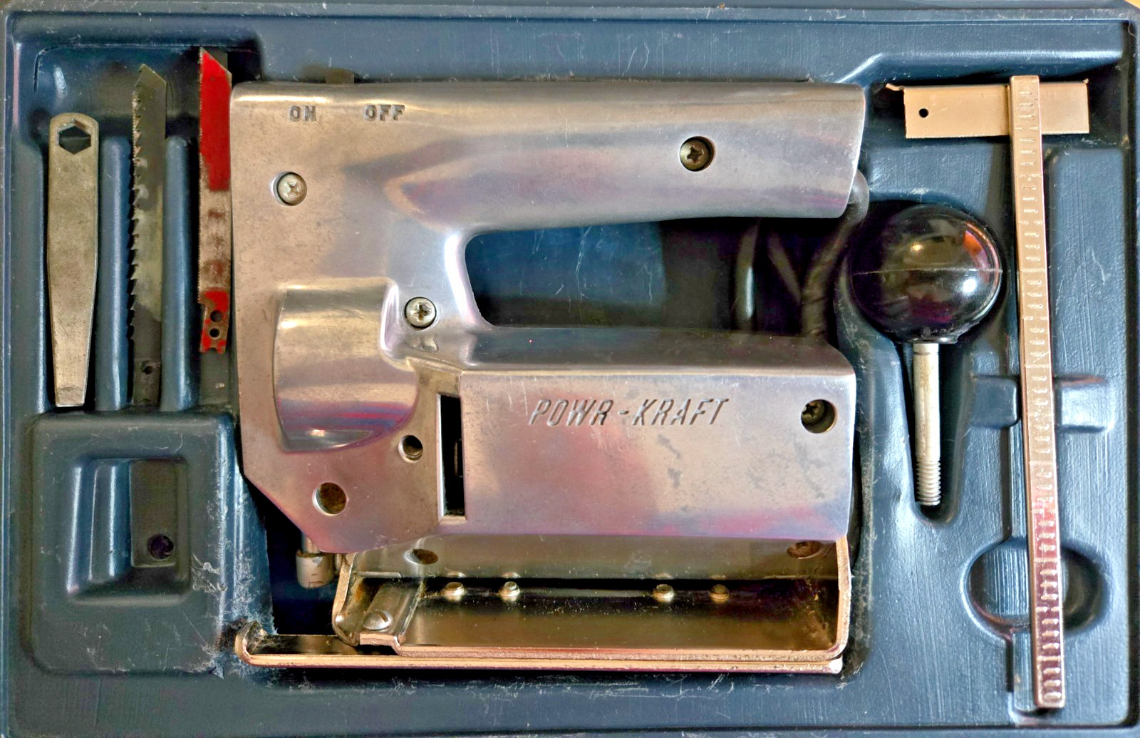 Montgomery Ward Powr Kraft 8934 Sabre Jig Saw with Case, Blades & Fence Complete