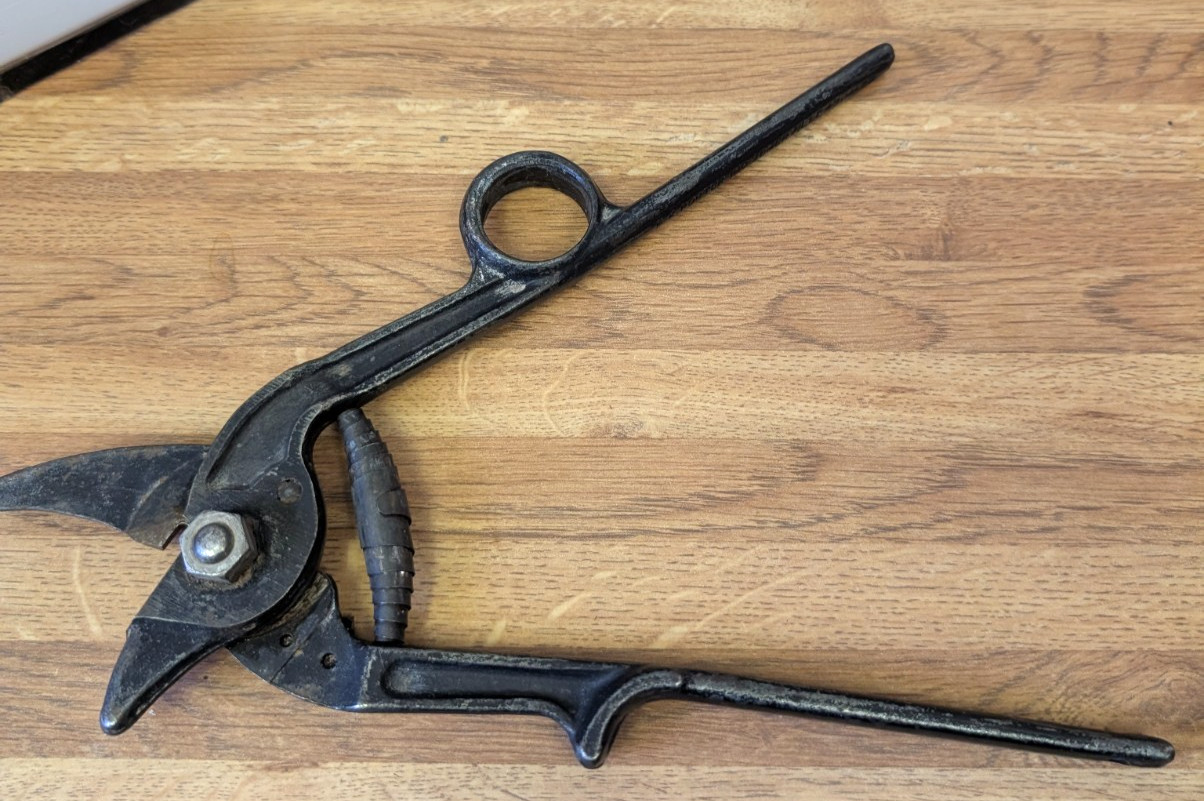 Antique HK Porter No. 1390T Pliers Cutter Nut Splitter ????