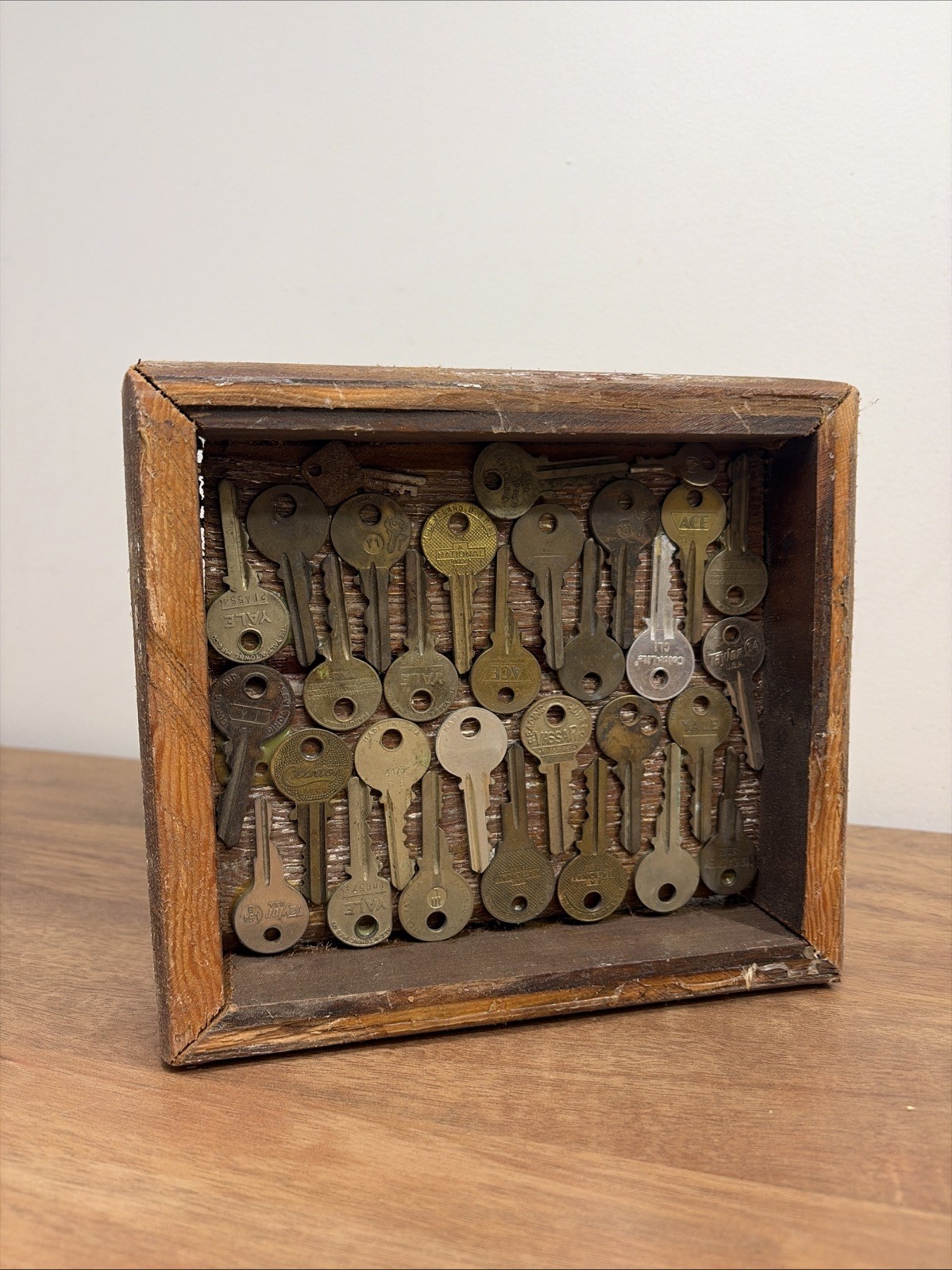 Master Lock Keys Walking Lion Emblem Lot Vintage Antique Wall Art Wooden