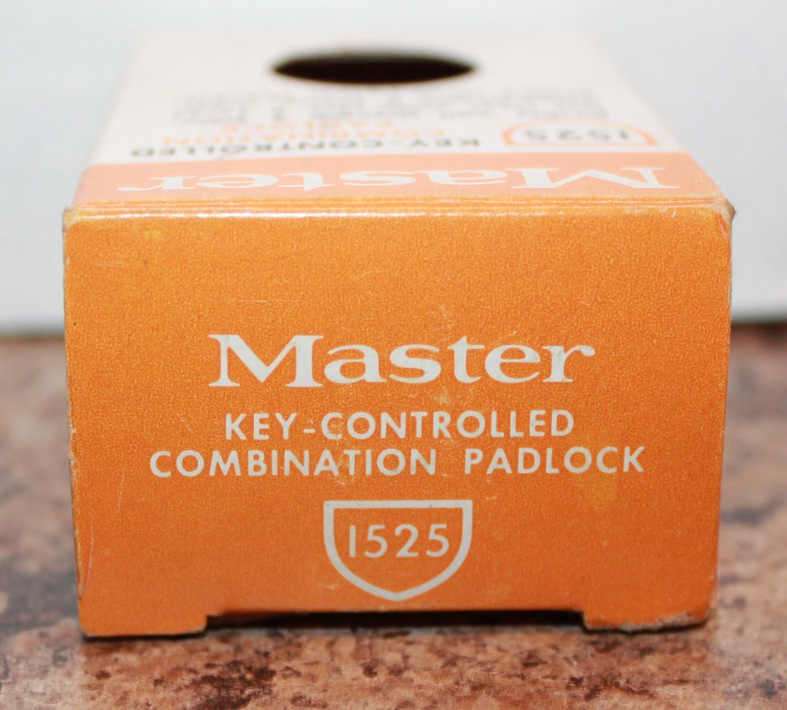 Vintage Master Lock Co. Combination Padlock 1525 Original Box