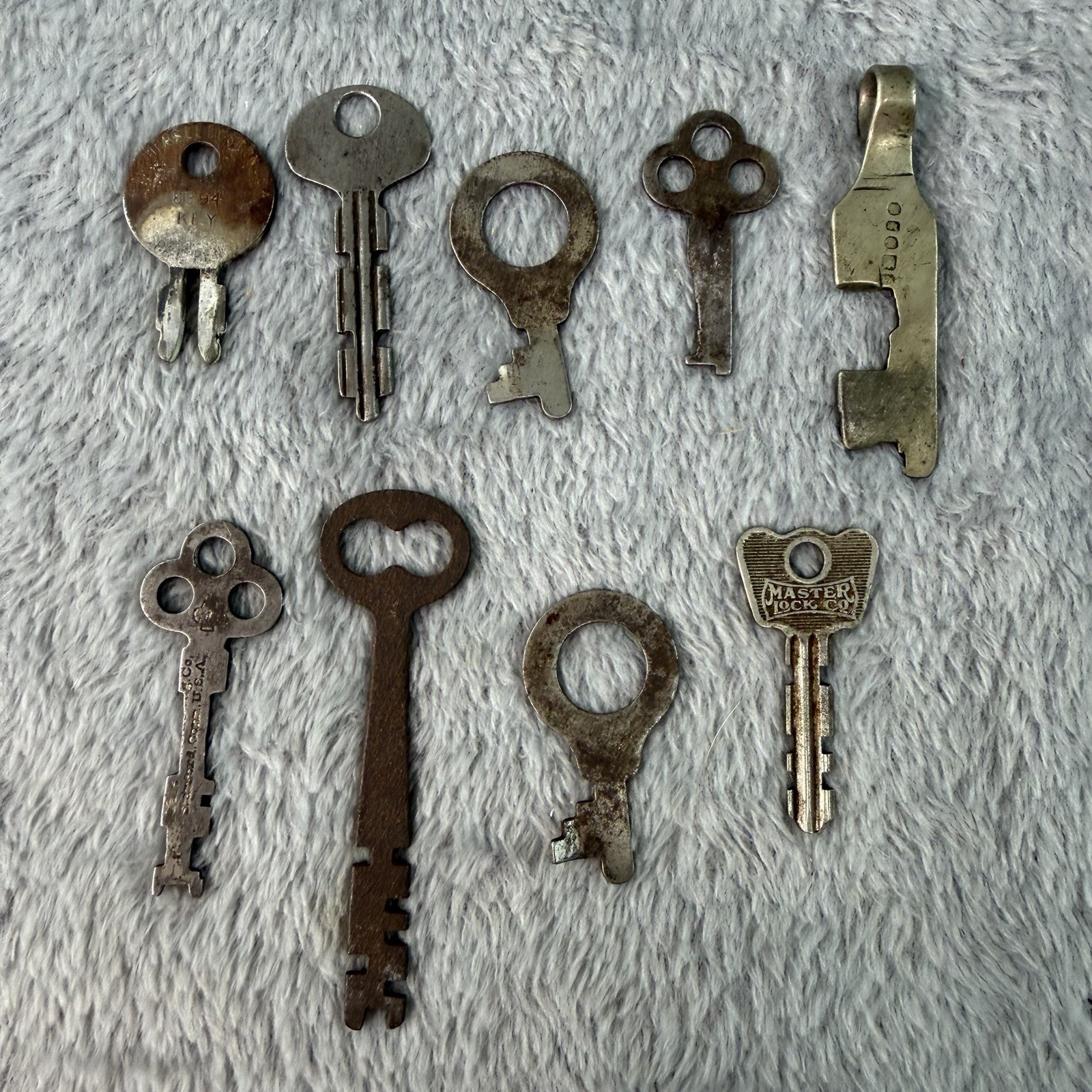 Vtg Antique Flat Skeleton Keys Lot of 9 Padlock, Chest, Drawer, Trunk (B28)