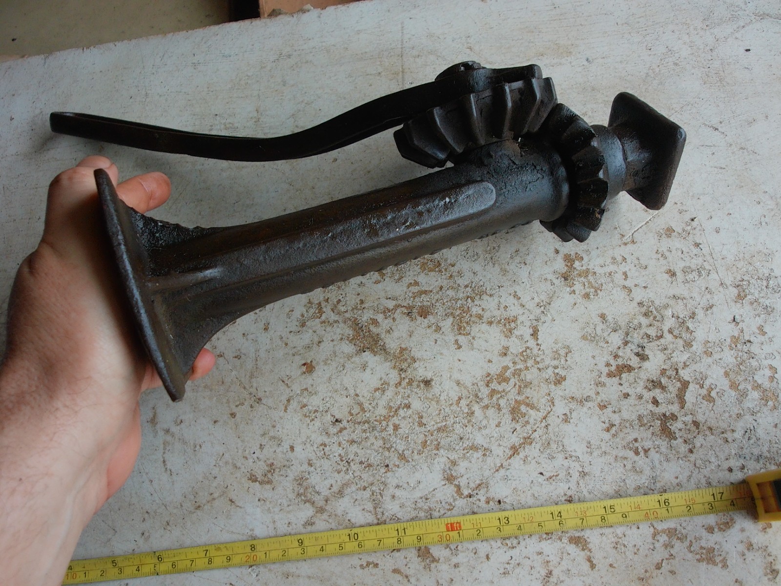 Antique Working jack Elite Mfg. Reliable No. 34 Lot 26-26-2