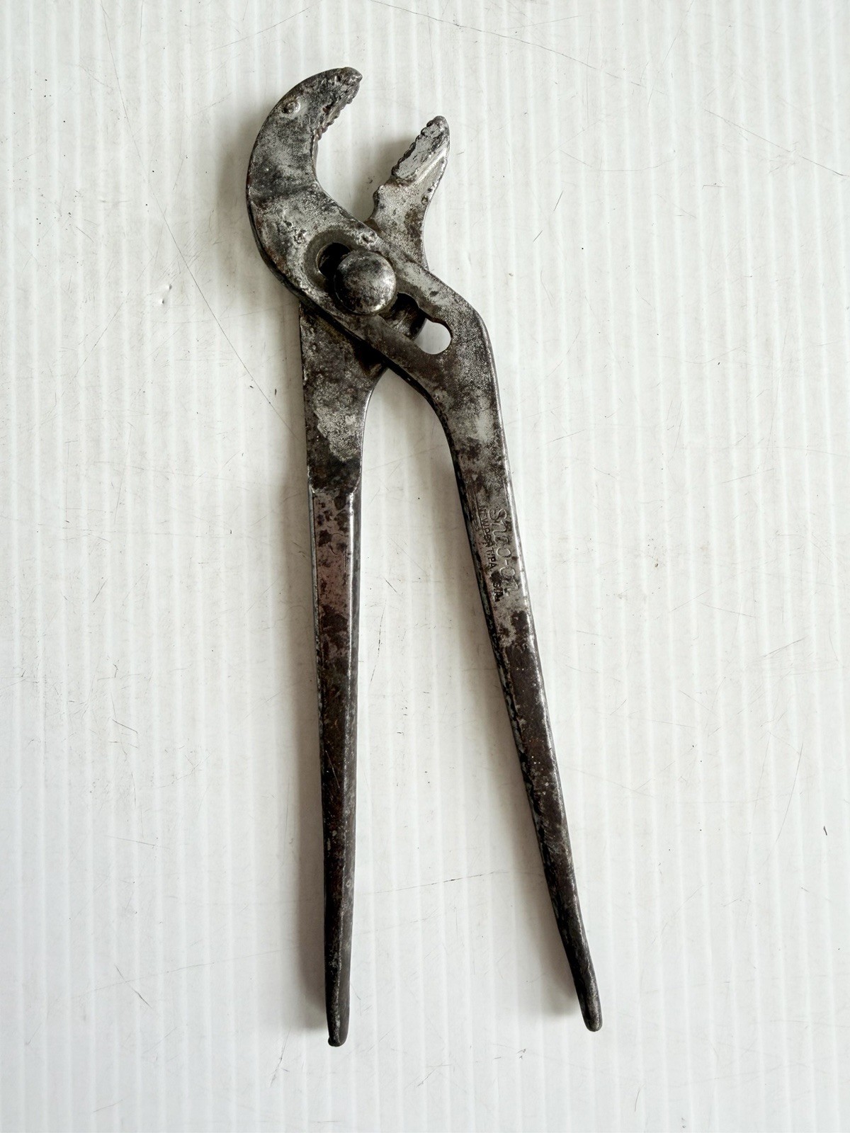Vintage Snap-On Vacuum Grip No. 9-A Slip Joint Pliers 9”