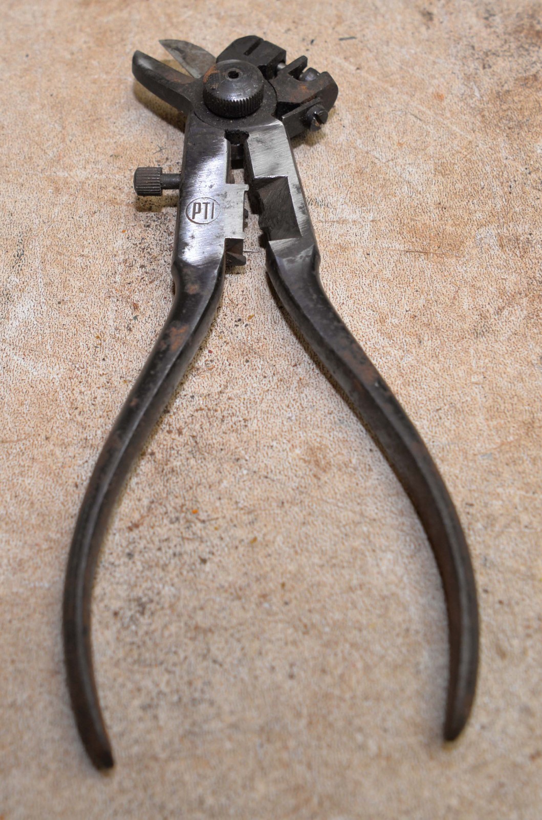 Rare adjustable leather button hole cutter punch plier Germany saddle maker tool
