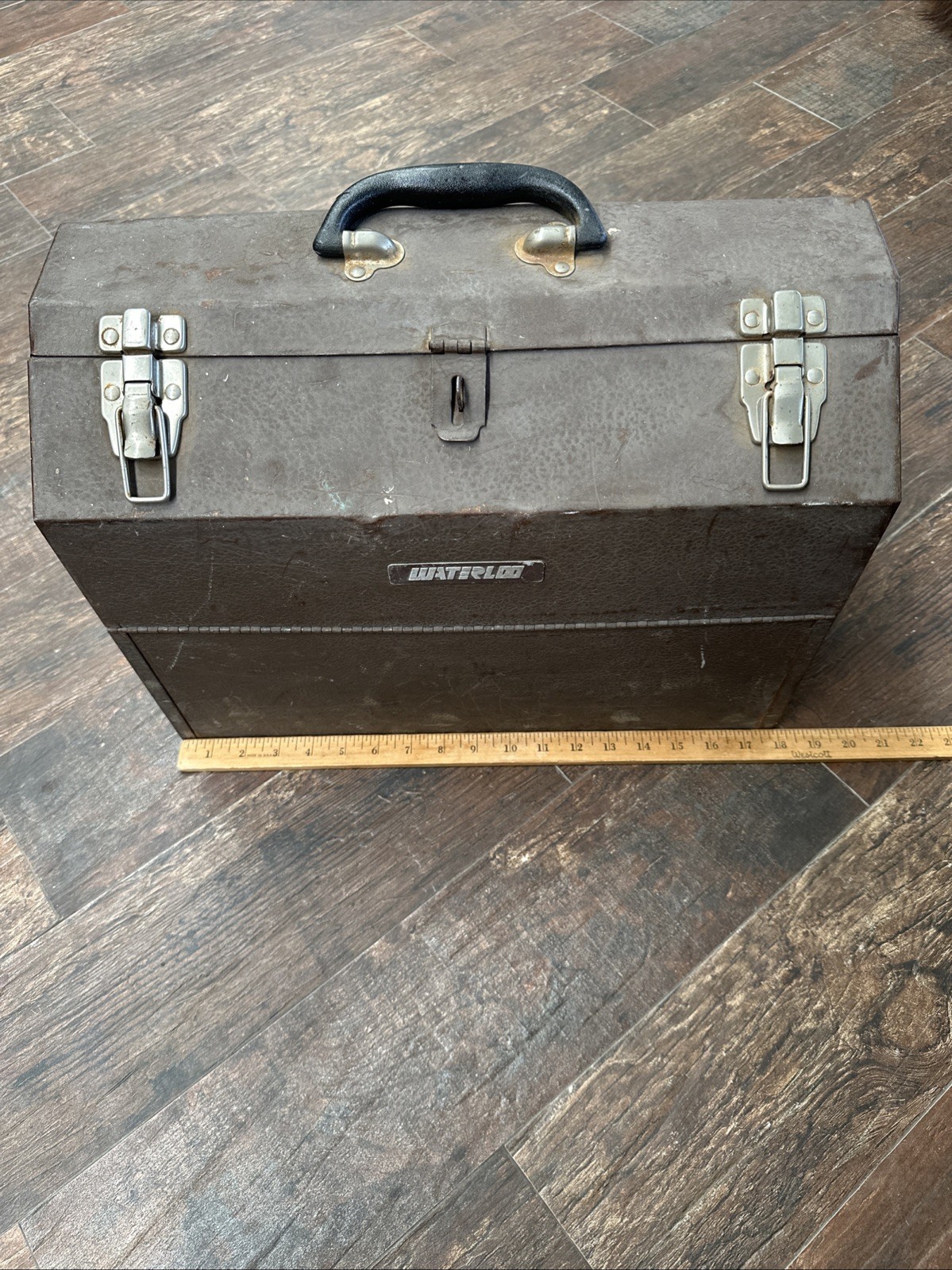 Vintage Waterloo Hip Roof Double Latch Metal Tool Box 18″L x 10″W x 13″H