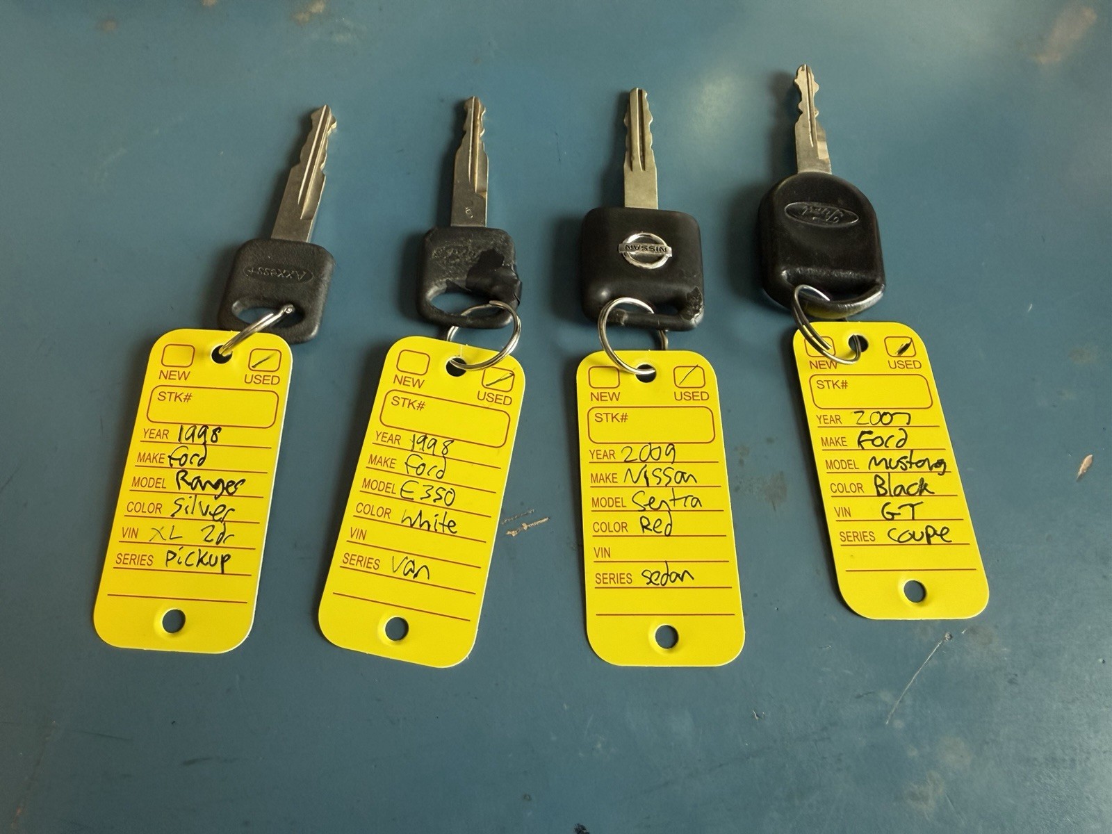 Random Multiple Car Key Lot Misc Brands Mixed Lot of Keys Some Vintage Used