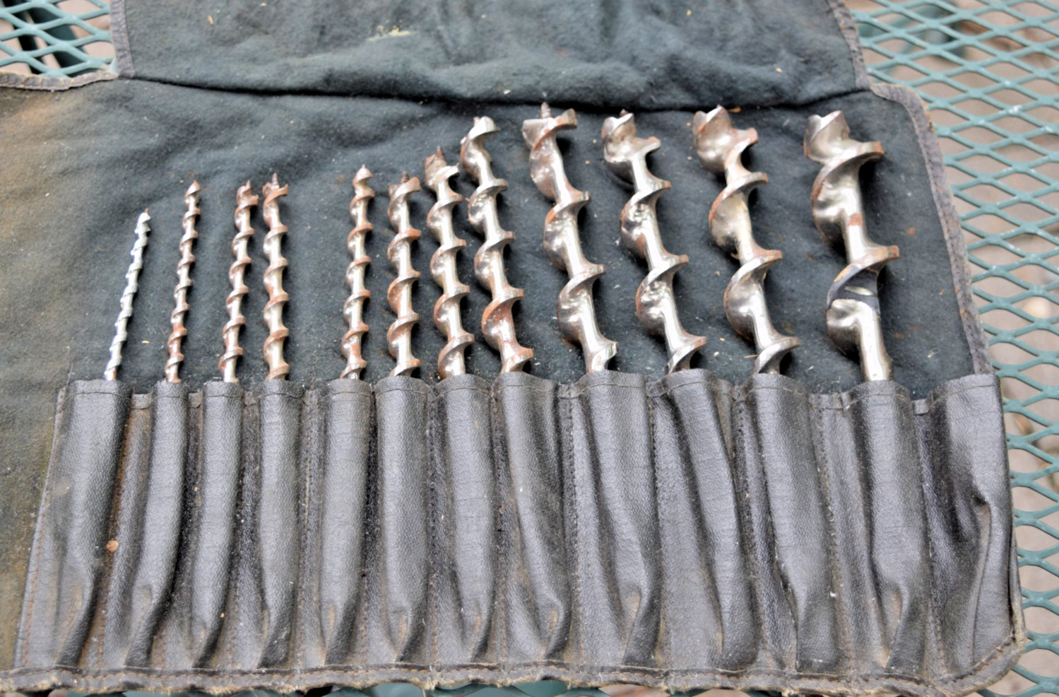 Irwin Set of 12 Auger Drill Bit Square Tapered (preowned) Roll Up Canvas Bag USA