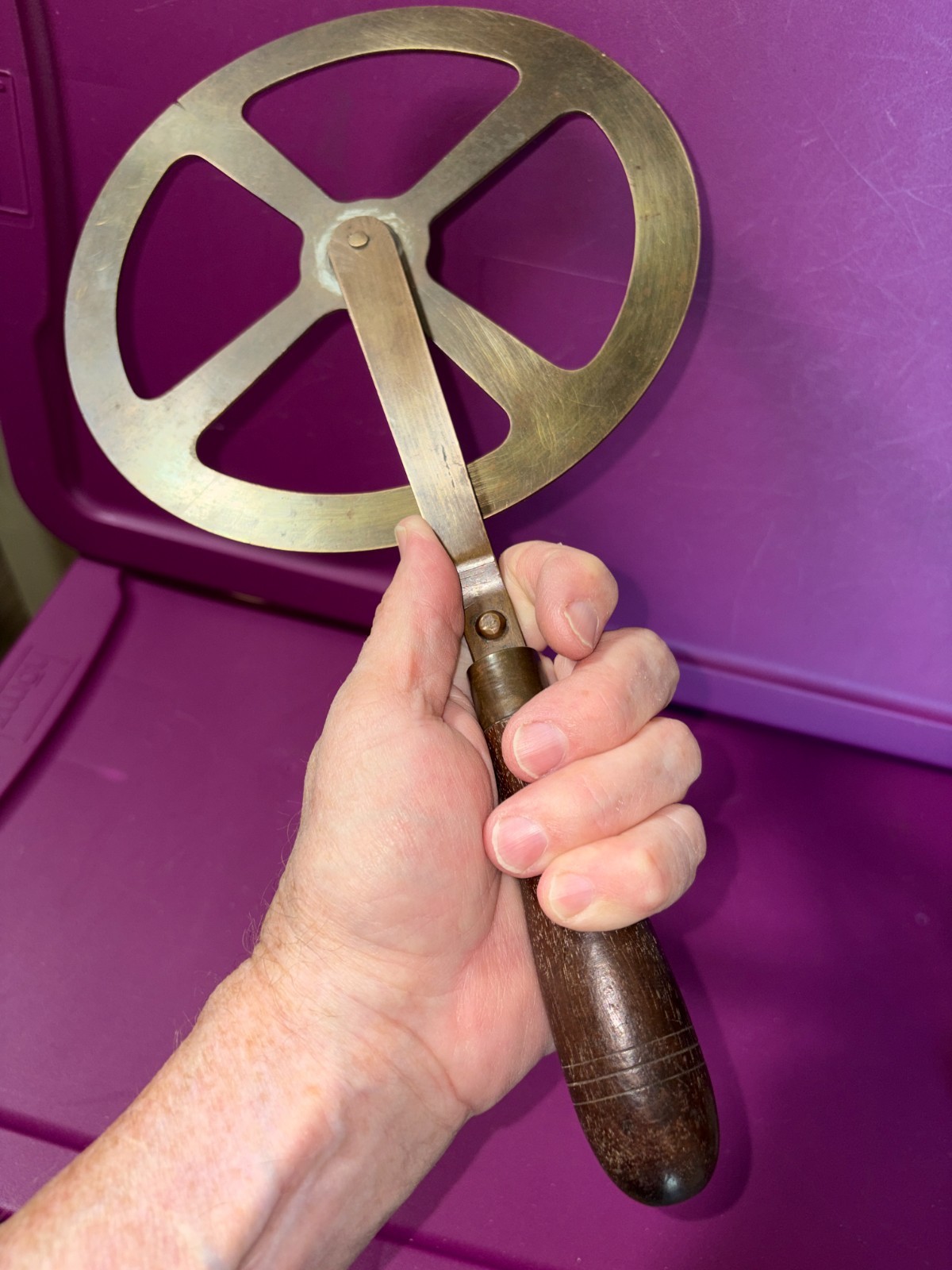 COOPERS / WHEELWRIGHTS TRAVELER – Rosewood Handle BRASS 8″ Diameter WHEEL