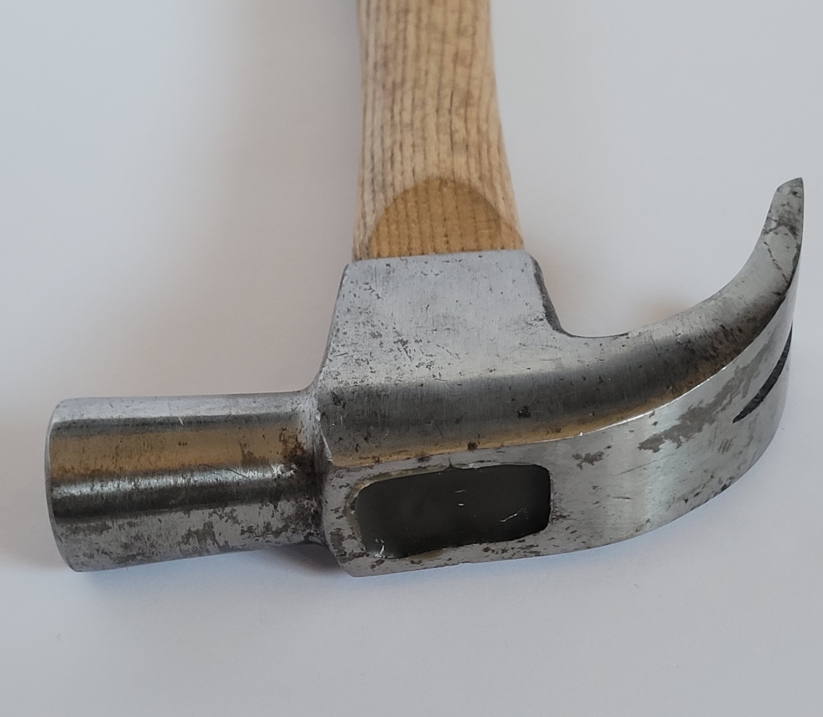 Vintage Talent Sweden 12″ Carpenter’s Framing Hammer 25oz Wooden Handle Used