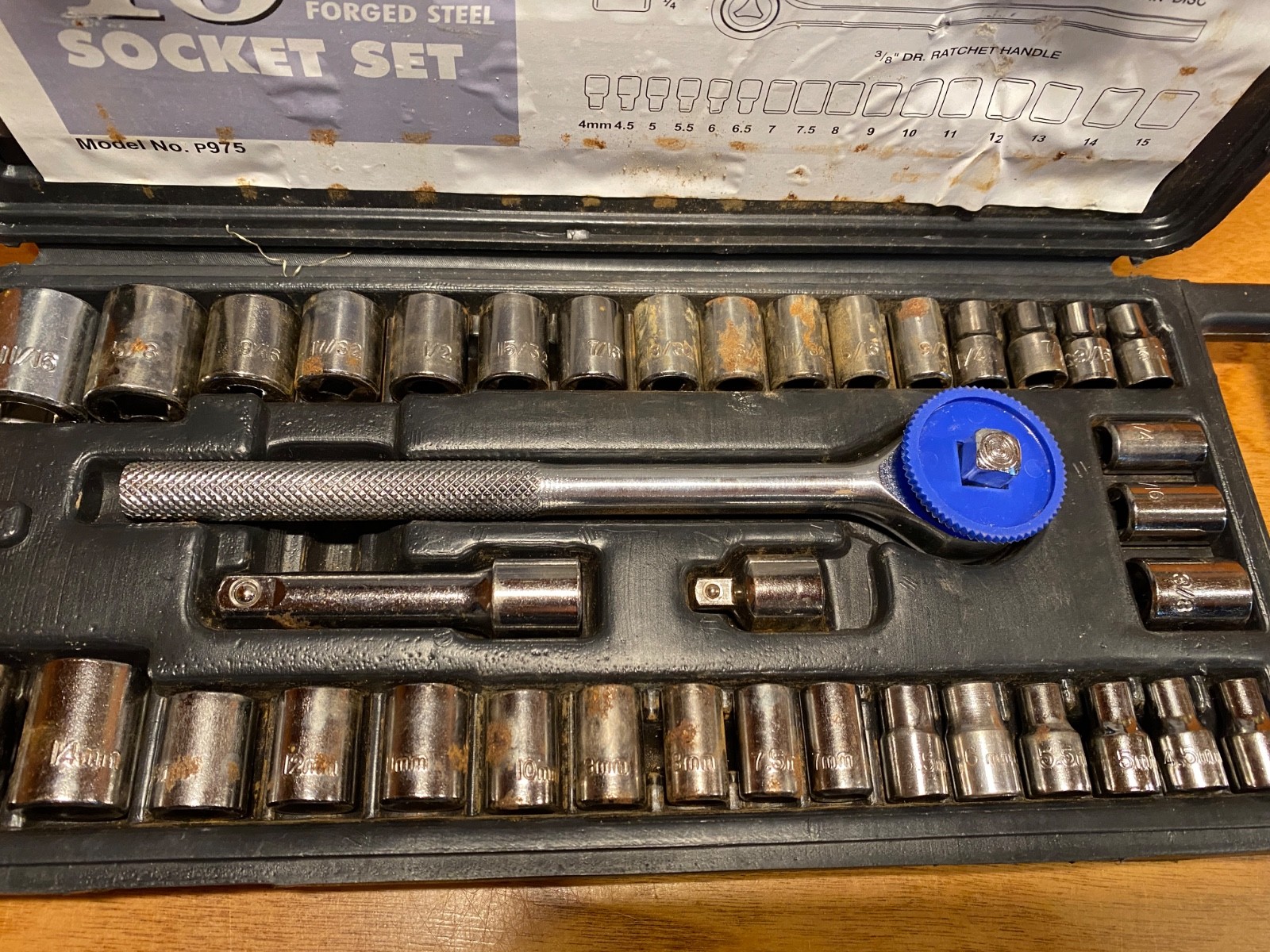 Vintage 40-pc Ratchet/Socket Set, P-975, 1/4″ & 3/8″ dr, 6-pt, SAE/MM, Taiwan