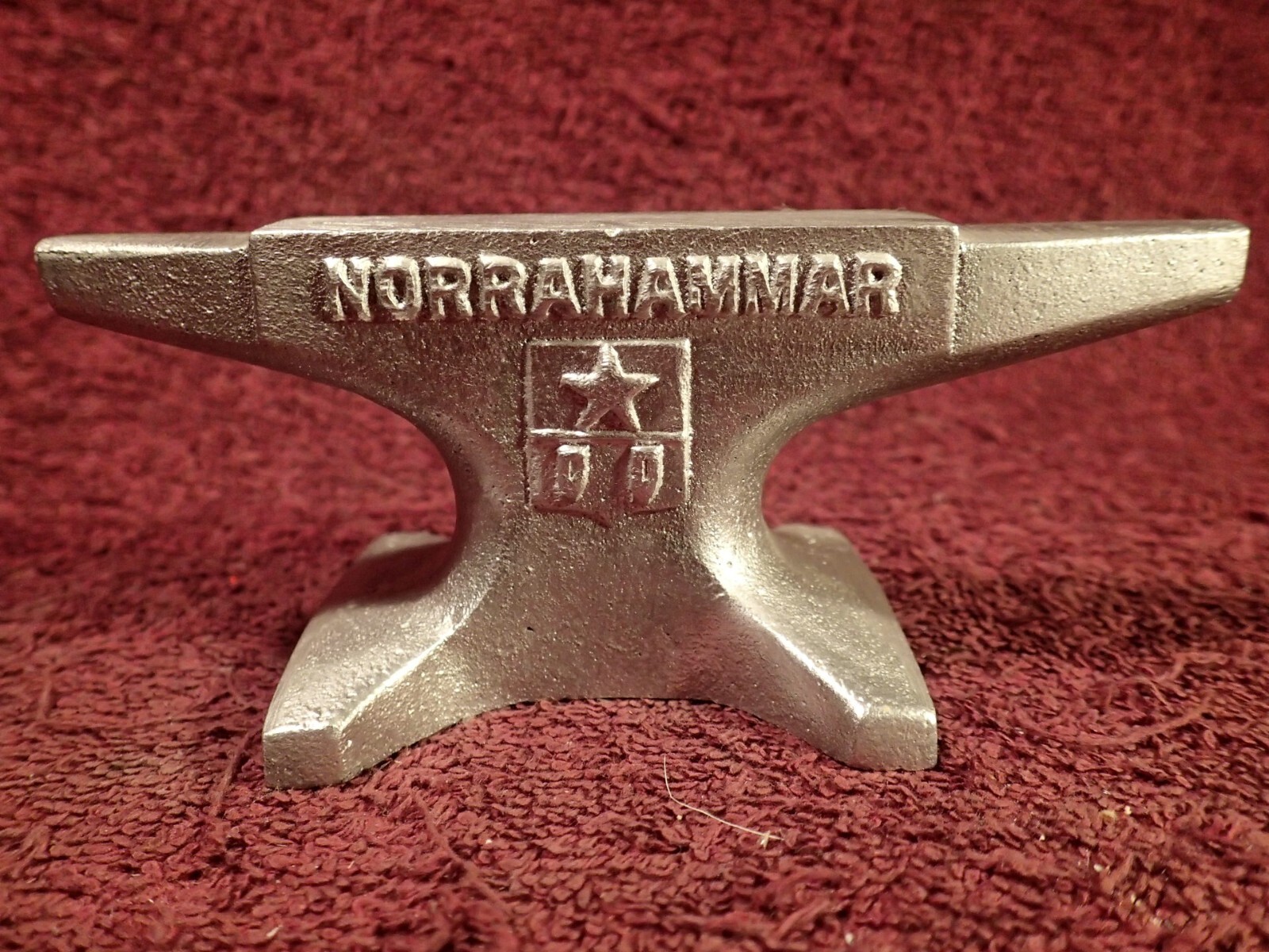 NORRHAMMAR VINTAGE 0.24 kg SMALL LITTLE ANVIL SWEDEN SWEDISH