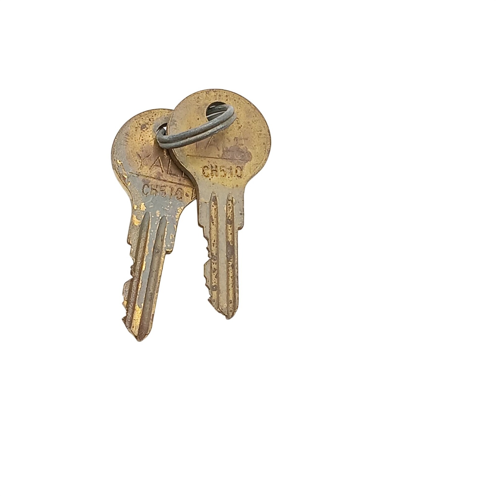 Vintage Brass Yale Keys CH510 Pr on Metal Ring – Decorative Collectible Keys