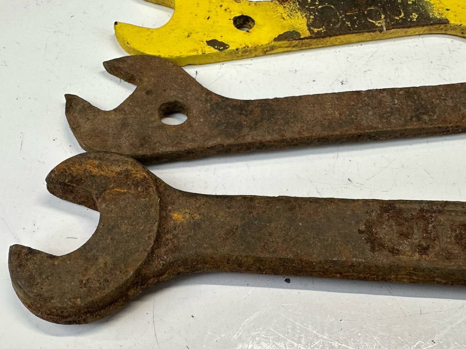 LOT #129 Vintage 4 Old WRENCH WRENCHES Farm Tractor Ag IH IHC AC JD Equipment