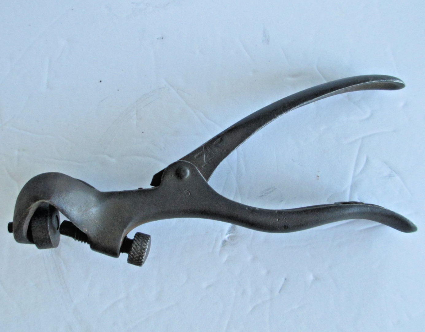Nice Antique Vintage APEX Saw Set Pliers Tool 01B7