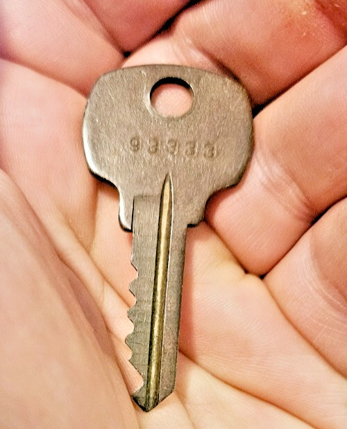 Vintage National Lock Medalist 93333 Key interesting piece for display