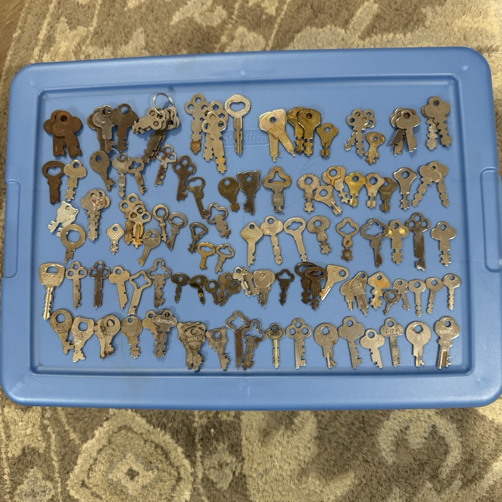 Lot 121 Vintage Antique Cabinet Padlock Skeleton Furniture Keys Yale Corbin Mix
