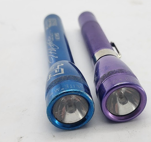 Lot of 2 Vintage Mini Maglite Flashlights – 1999 Jeff Gordon #24 & Purple AAA