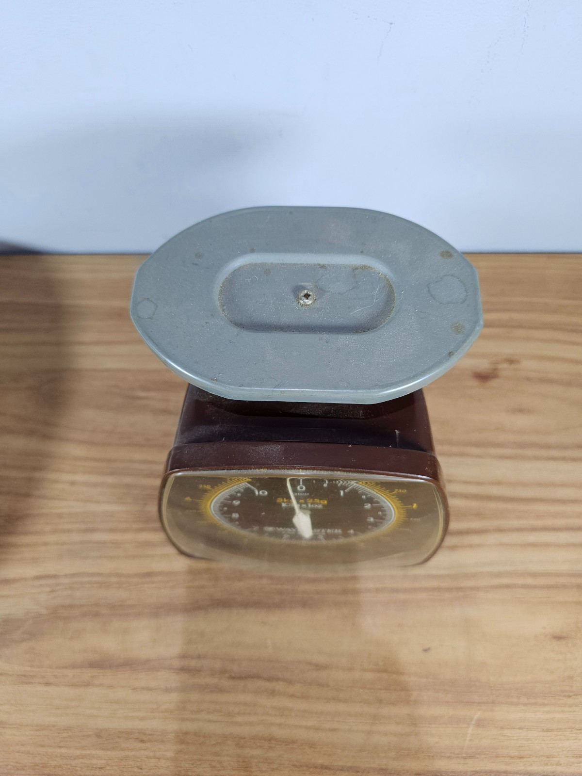 WAYMASTER 5KG X 25KG MADE IN ENGLAND MUSTARD AND CREAM COLOUR 1970S SCALES