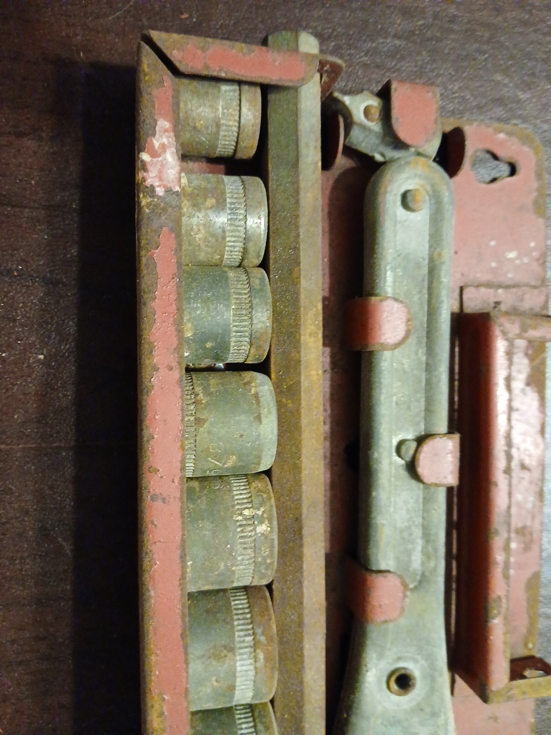Really Cool Collectors Vintage Red Indestro Socket Set
