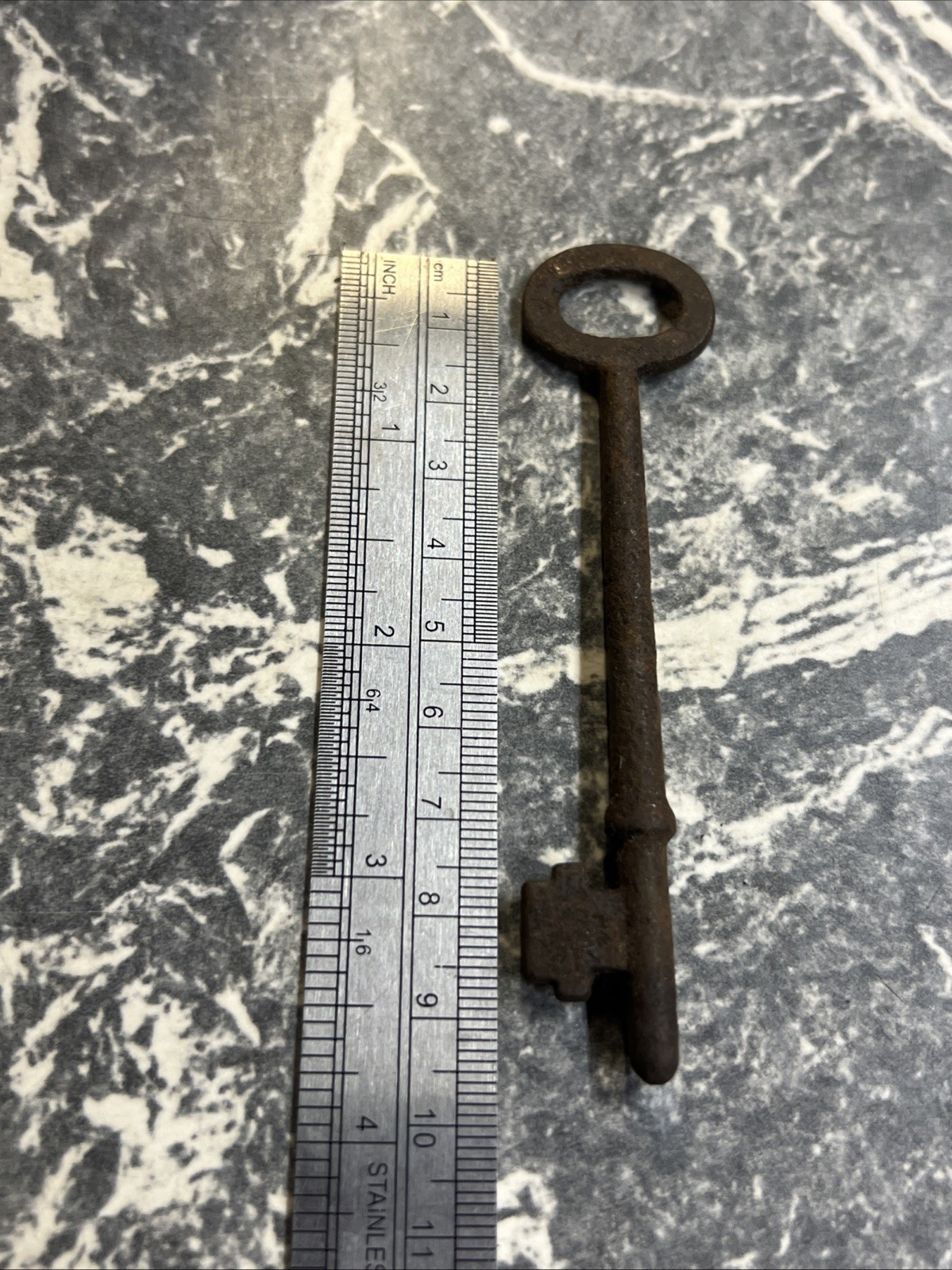 VINTAGE SKELETON KEY MELBOURNE LOCKSMITH 1800s GAOL JAIL SAFE DOOR ART LOCK