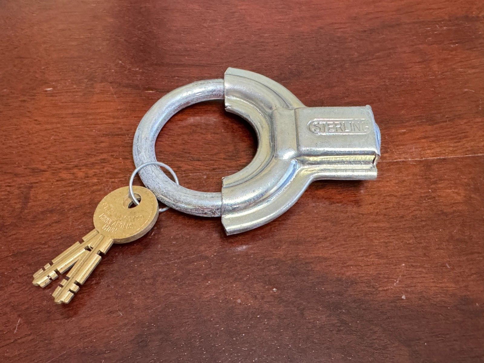 VINTAGE STERLING LOCK COMPANY PADLOCK – GAS PUMP LOCK WITH KEY – NEW OLD STOCK